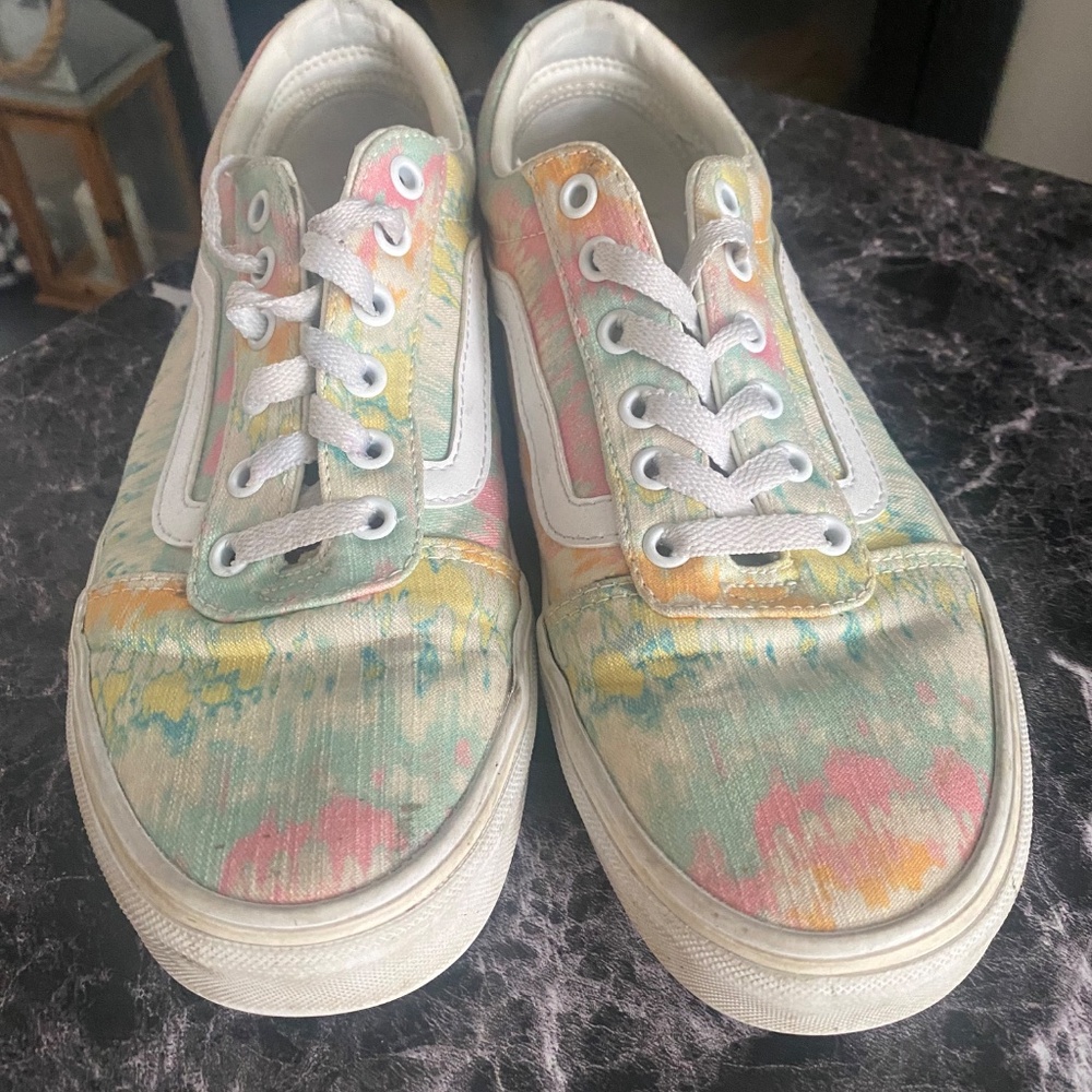 Vans - Picture 2 of 7